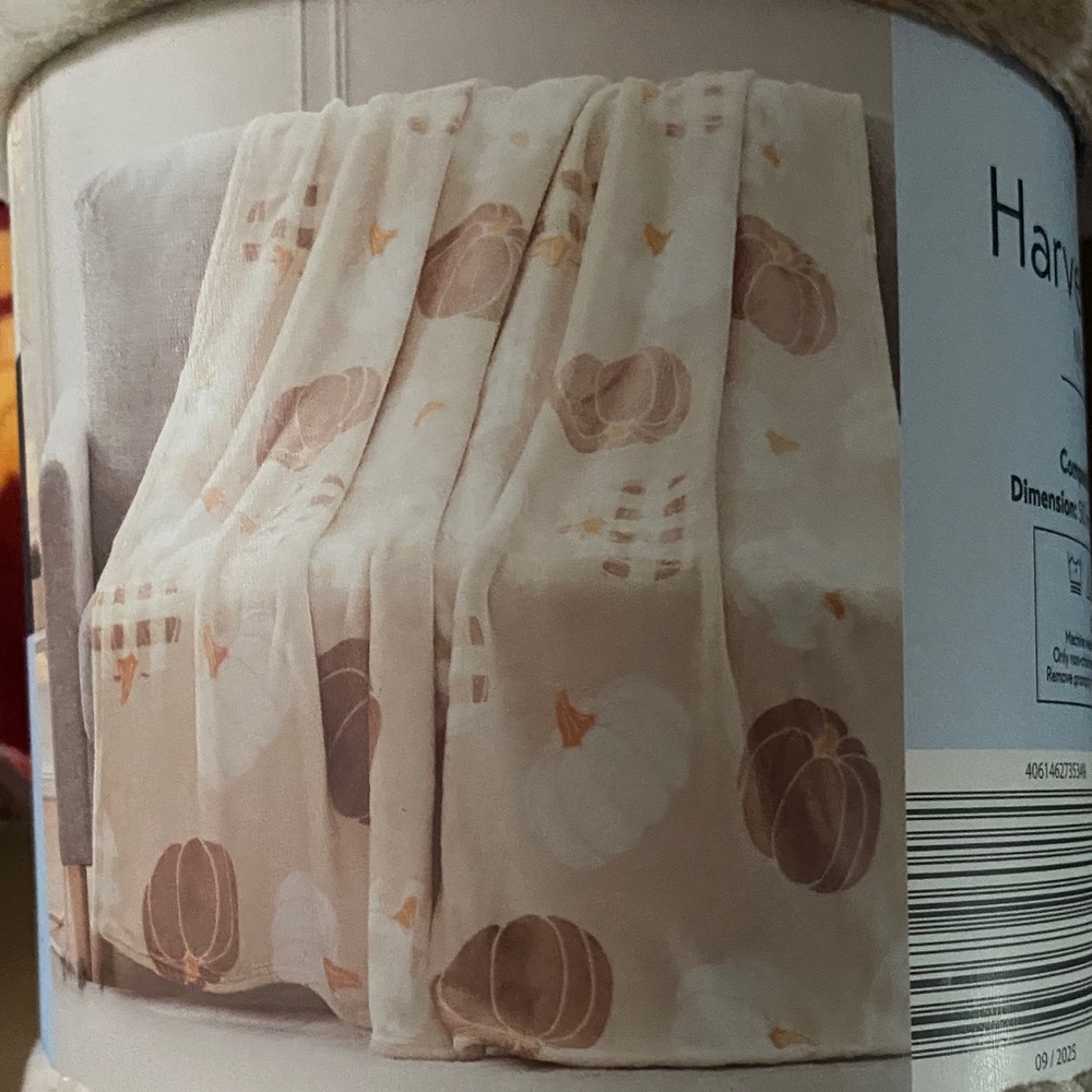 Harvest Pumpkin Cream Throw Blanket